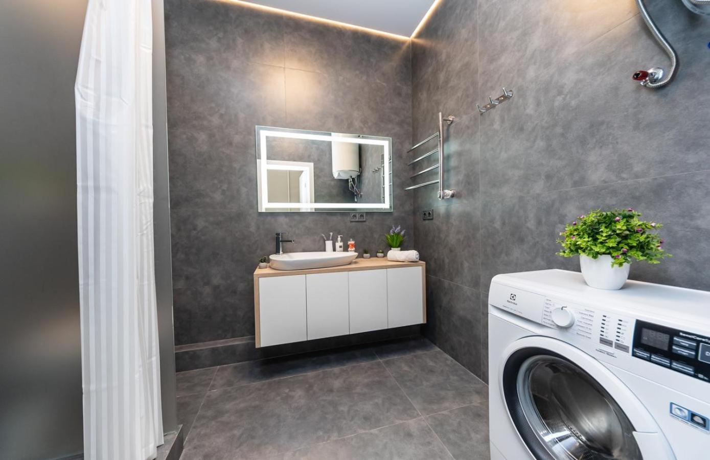 Comfort Apartment Near Minskaya Metro Station And Dreamtown Kiev Eksteriør billede